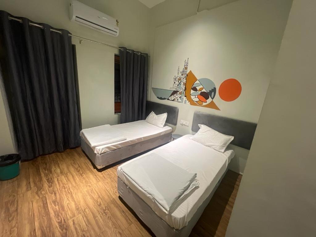 My Roomz Banaras Varanasi Exterior photo